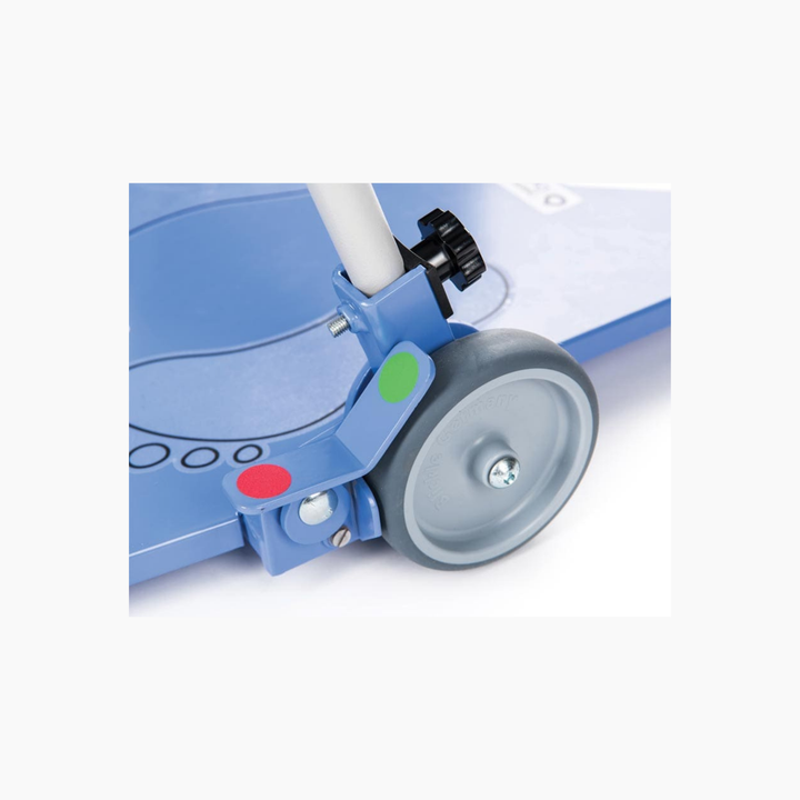The Switch has four corner-mounted swivel castors alongside two independently braked, central wheels. This helps distribute the patient's weight more widely and evenly, ensuring excellent stability and manoeuvrability.